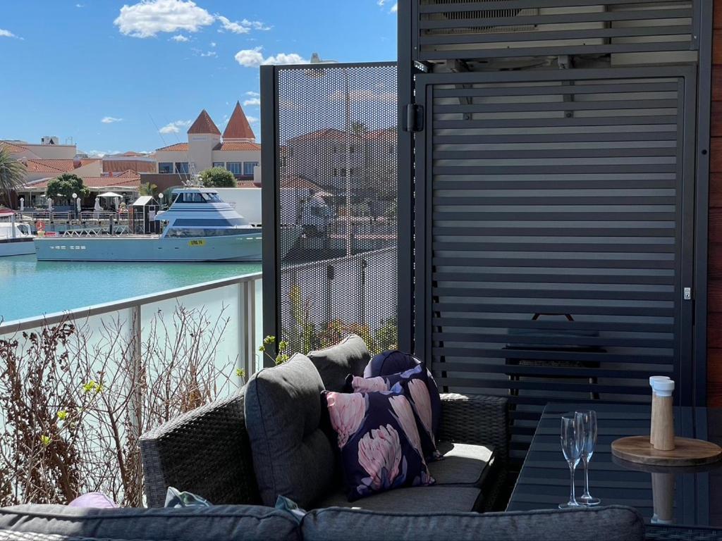 Mariner'S Cove ~ Luxe Waterfront Apartment Mindarie Exteriör bild