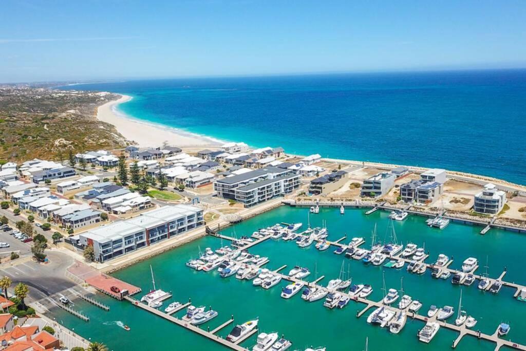 Mariner'S Cove ~ Luxe Waterfront Apartment Mindarie Exteriör bild