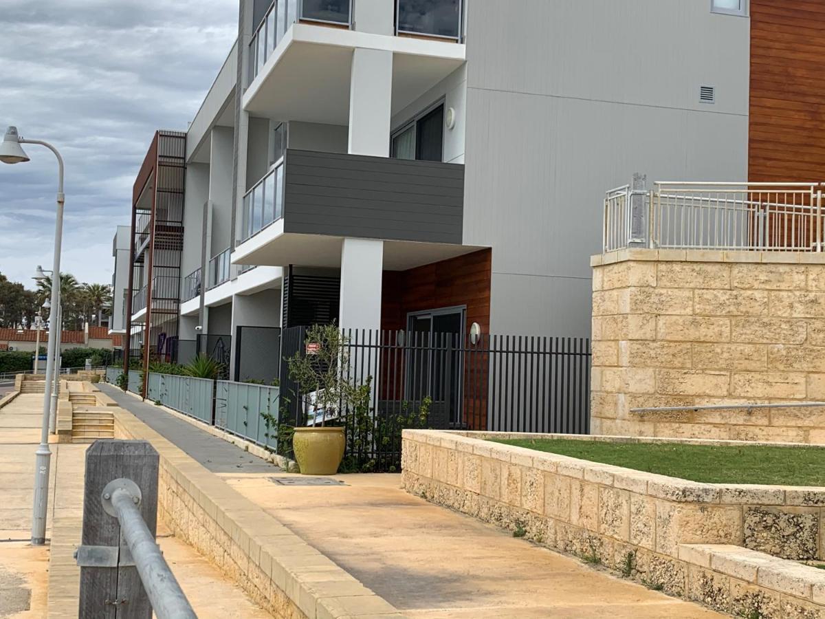 Mariner'S Cove ~ Luxe Waterfront Apartment Mindarie Exteriör bild